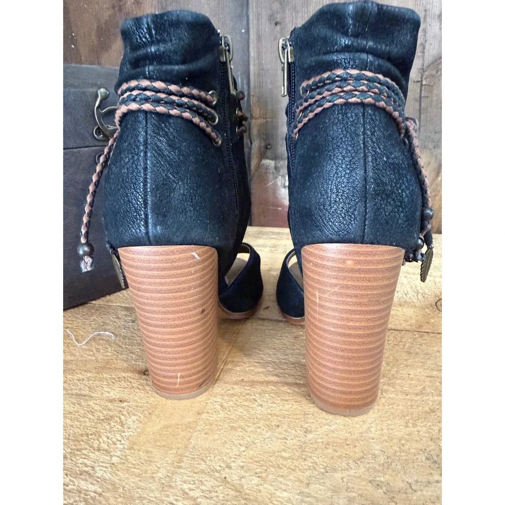 Groove Austin Black Open Toe Block Heel‎ Sandals Size 6.5 Boho Western Heels